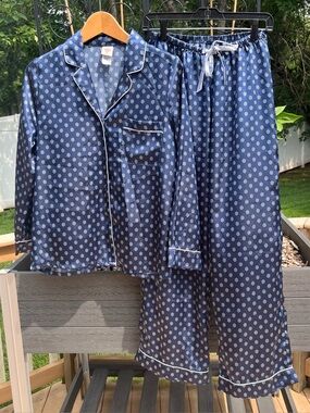 In Bloom by Jonquil Navy Satin Long Sleeve & Pants Pajama Set Size S Loungewear